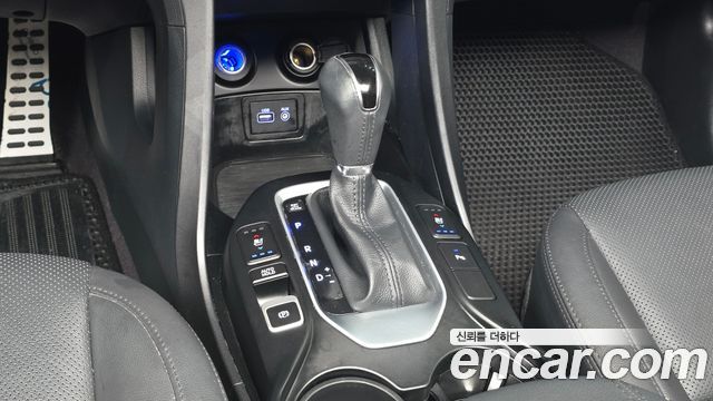 Hyundai Santafe 2017 — photo 12