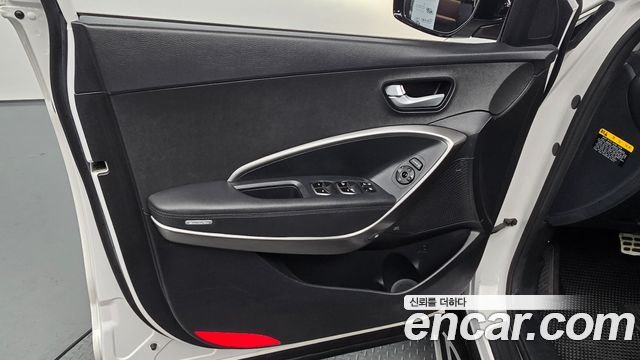 Hyundai Santafe 2017 — photo 14
