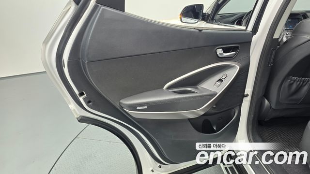 Hyundai Santafe 2017 — photo 15