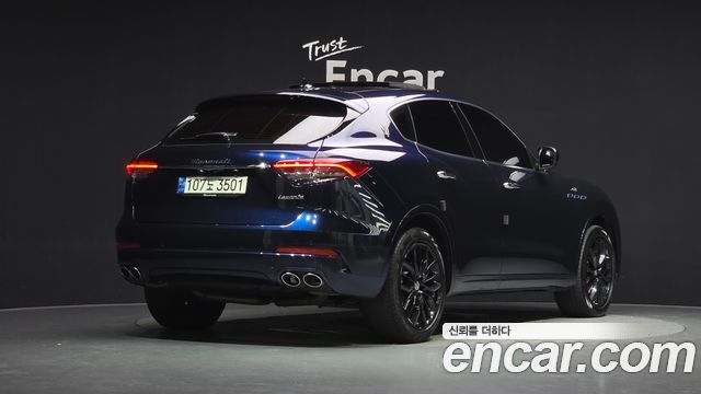 Maserati Levante 2022 — photo 2