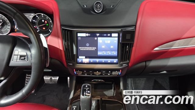 Maserati Levante 2022 — photo 22