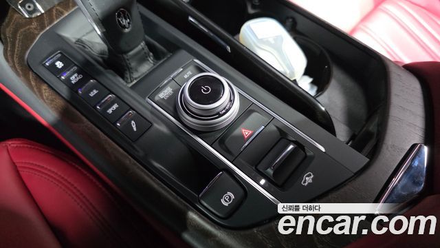 Maserati Levante 2022 — photo 31