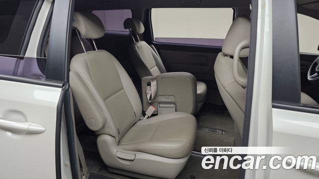 Kia Canival 2017 — photo 17