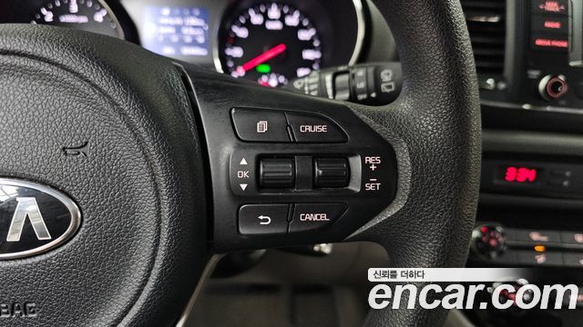 Kia Canival 2017 — photo 21