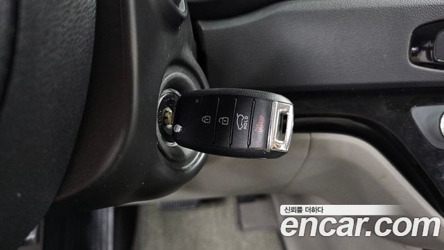Kia Canival 2017 — photo 26