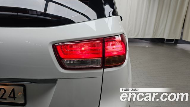 Kia Canival 2017 — photo 9
