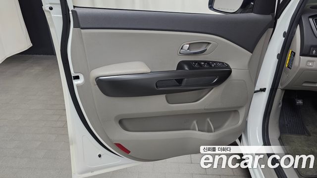 Kia Canival 2017 — photo 14