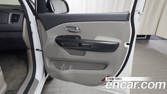 Kia Canival 2017 — photo 15