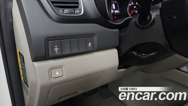 Kia Canival 2017 — photo 27