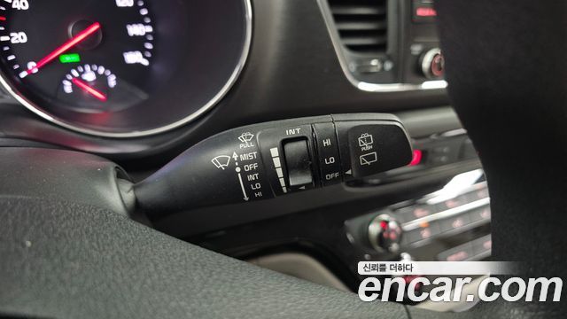 Kia Canival 2017 — photo 28