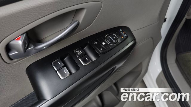 Kia Canival 2017 — photo 29