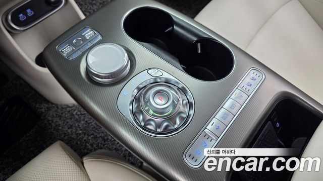 Genesis GV60 2023 — photo 9
