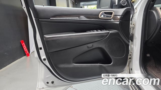Jeep Cherokee 2017 — photo 14