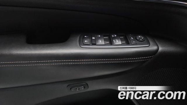 Jeep Cherokee 2017 — photo 28
