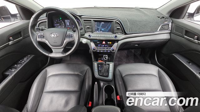 Hyundai AVANTE 2016 — photo 10