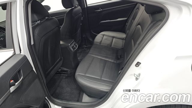 Hyundai AVANTE 2016 — photo 20