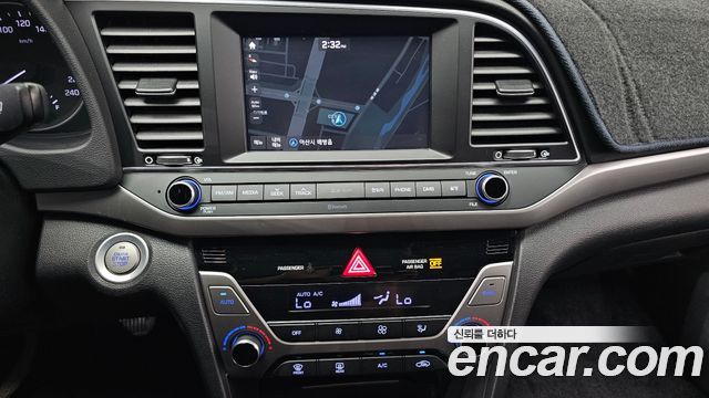Hyundai AVANTE 2016 — photo 22