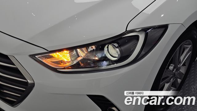 Hyundai AVANTE 2016 — photo 8
