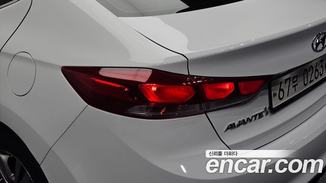 Hyundai AVANTE 2016 — photo 9