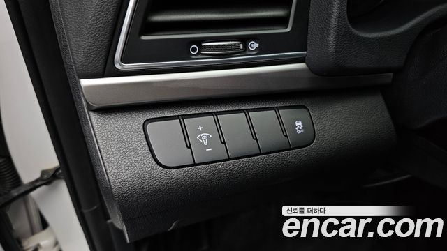Hyundai AVANTE 2016 — photo 27