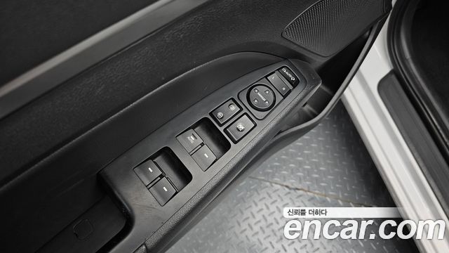 Hyundai AVANTE 2016 — photo 30
