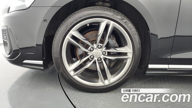 Audi A8 2023 — photo 5