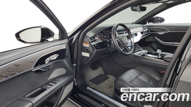 Audi A8 2023 — photo 13