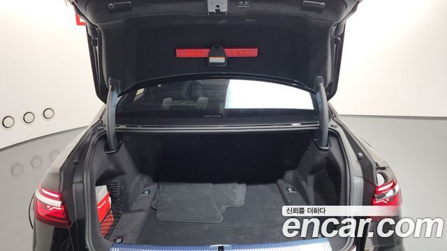 Audi A8 2023 — photo 23