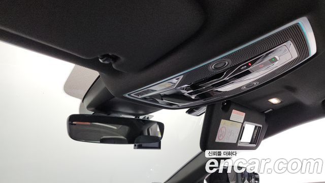 Audi A8 2023 — photo 24