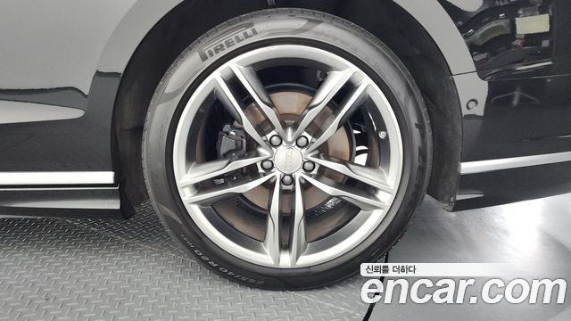 Audi A8 2023 — photo 7
