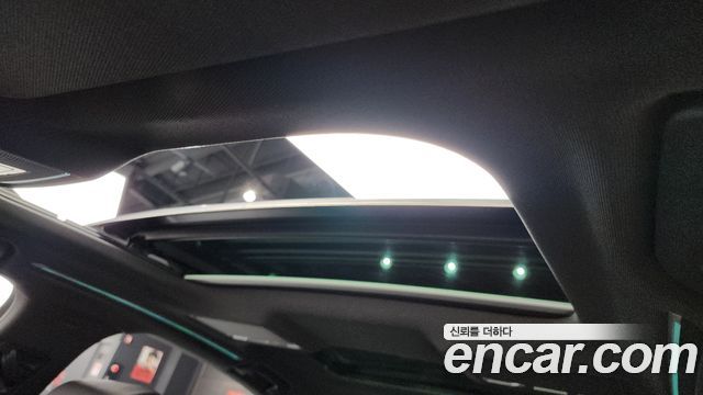 Audi A8 2023 — photo 28