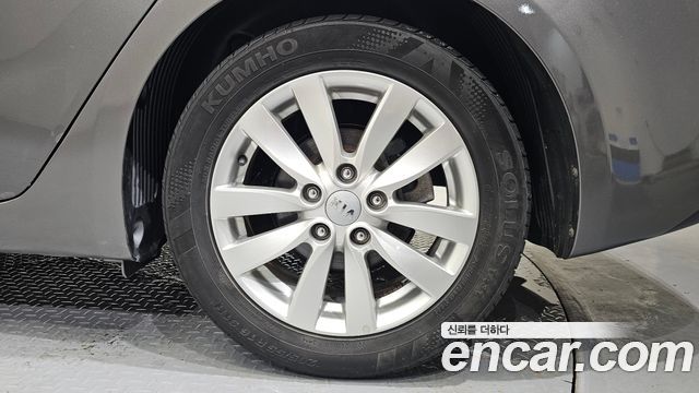 Kia K3 2013 — photo 7