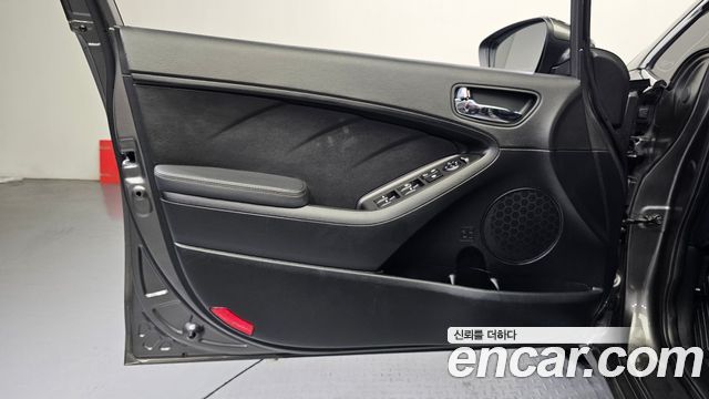 Kia K3 2013 — photo 14