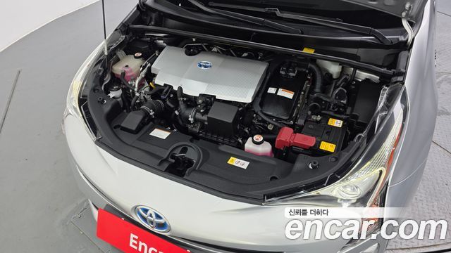 Toyota Prius 2017 — photo 6