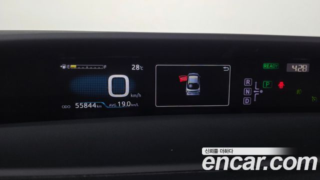 Toyota Prius 2017 — photo 8