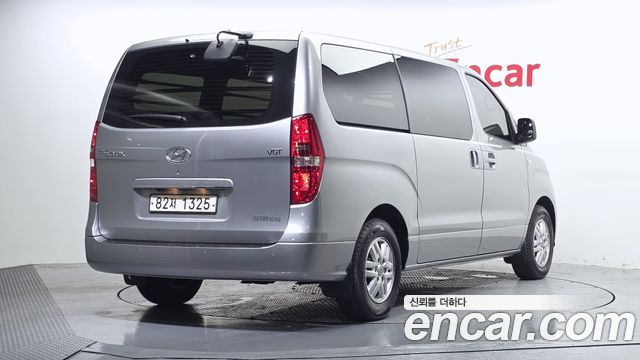 Hyundai Starex 2021 — photo 2