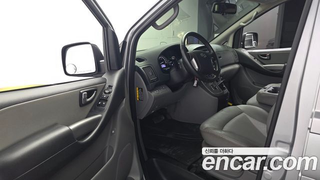 Hyundai Starex 2021 — photo 13
