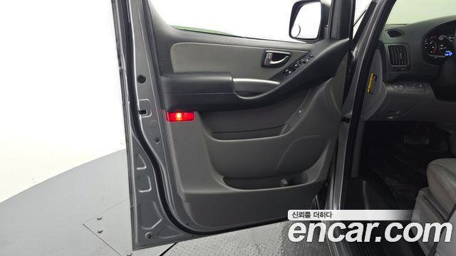 Hyundai Starex 2021 — photo 14