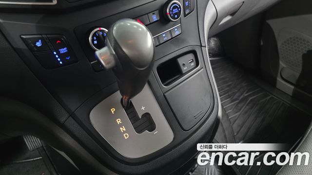 Hyundai Starex 2016 — photo 9