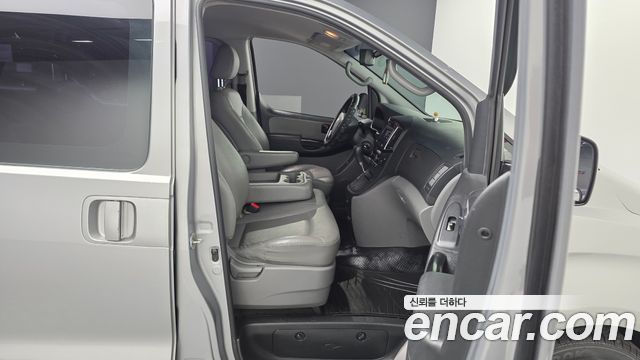 Hyundai Starex 2016 — photo 11