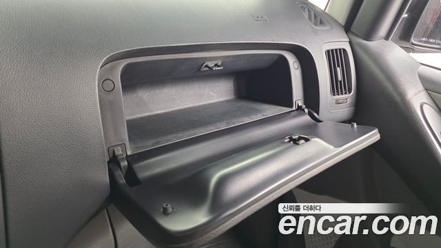 Hyundai Starex 2016 — photo 16