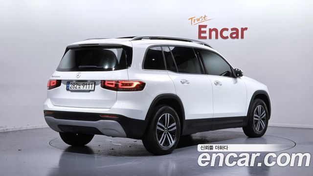 Mercedes-Benz GLB-Class 2021 — photo 2