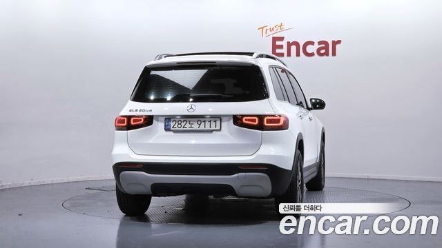 Mercedes-Benz GLB-Class 2021 — photo 4