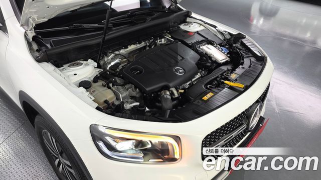 Mercedes-Benz GLB-Class 2021 — photo 6