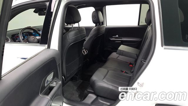 Mercedes-Benz GLB-Class 2021 — photo 18
