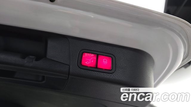 Mercedes-Benz GLB-Class 2021 — photo 25