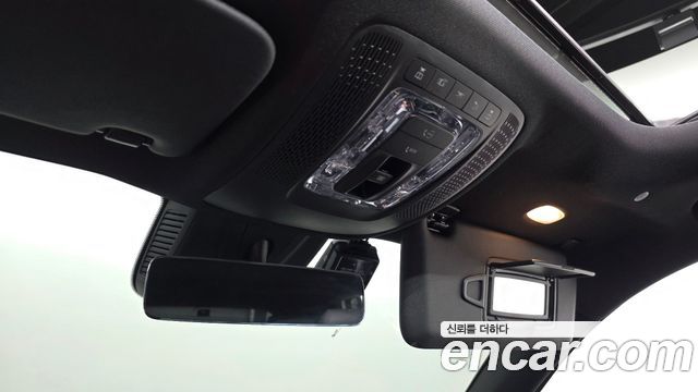 Mercedes-Benz GLB-Class 2021 — photo 27