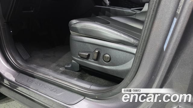 Hyundai Santafe 2019 — photo 18