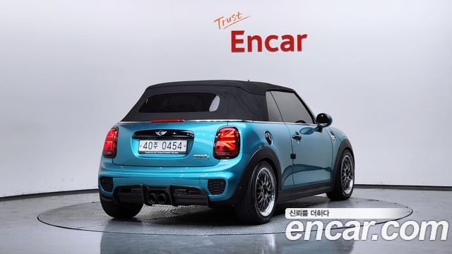 Mini Cooper Convertible 2016 — photo 2