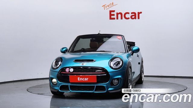 Mini Cooper Convertible 2016 — photo 3